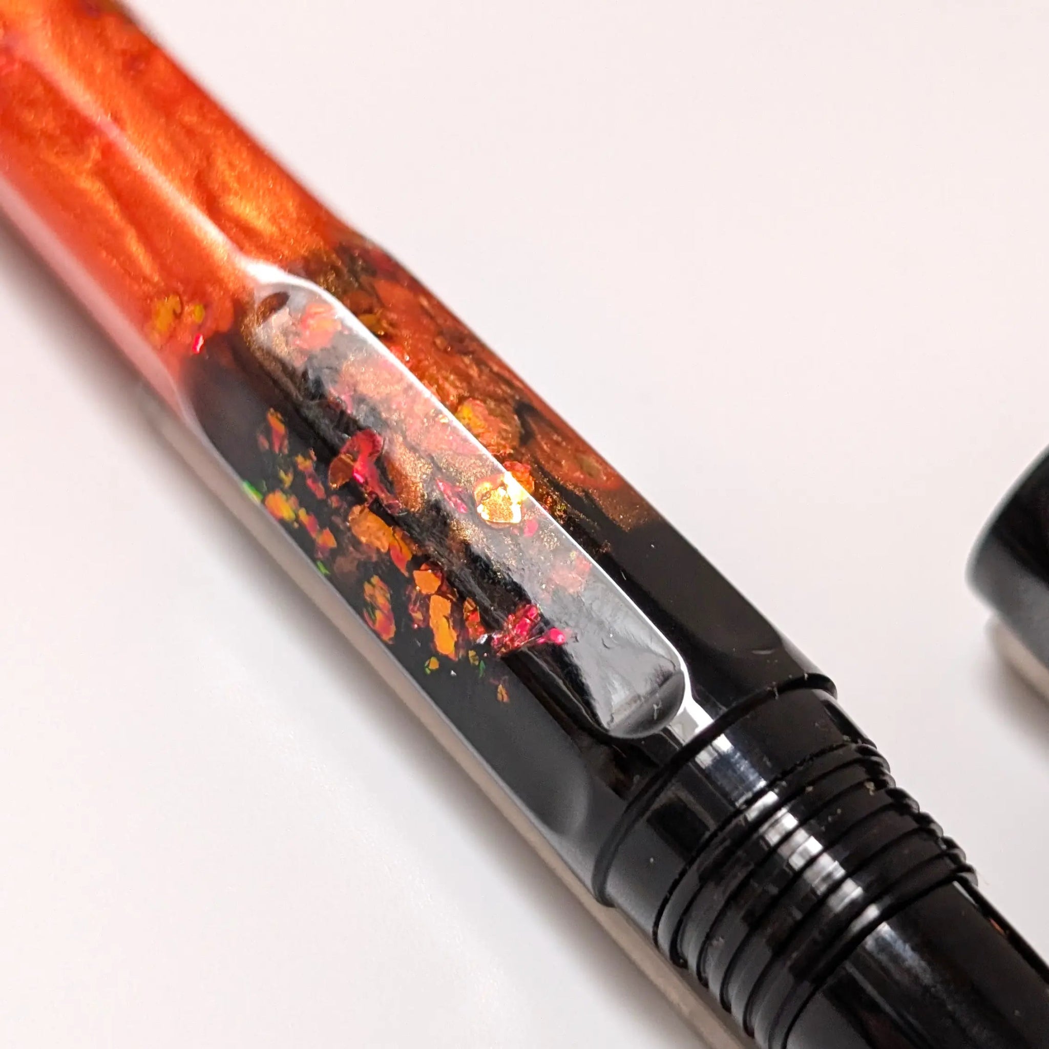 Benu Talisman Foxglove fountain pen - Fontoplumo