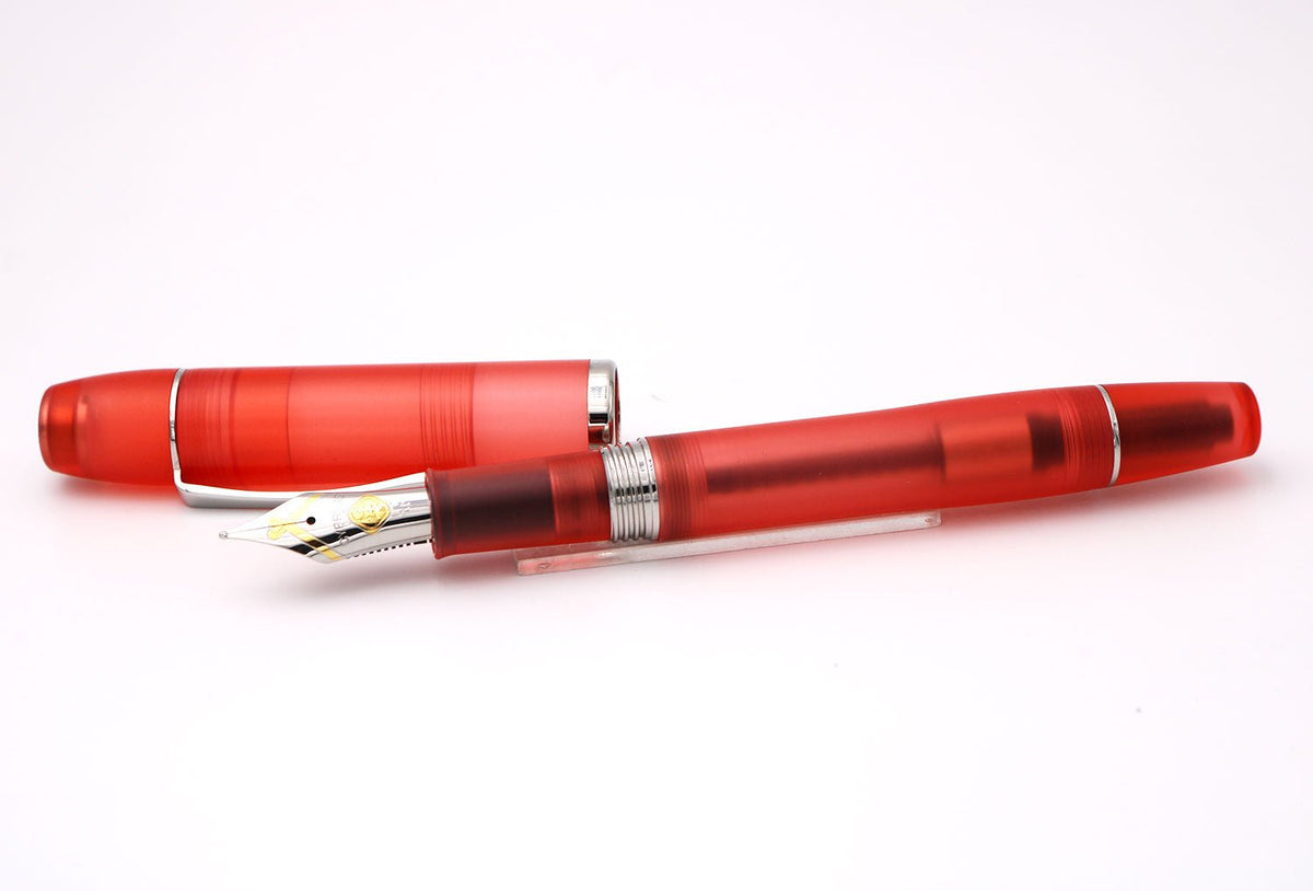 Cypress Urban Elf E-PE red fountain pen - Fontoplumo