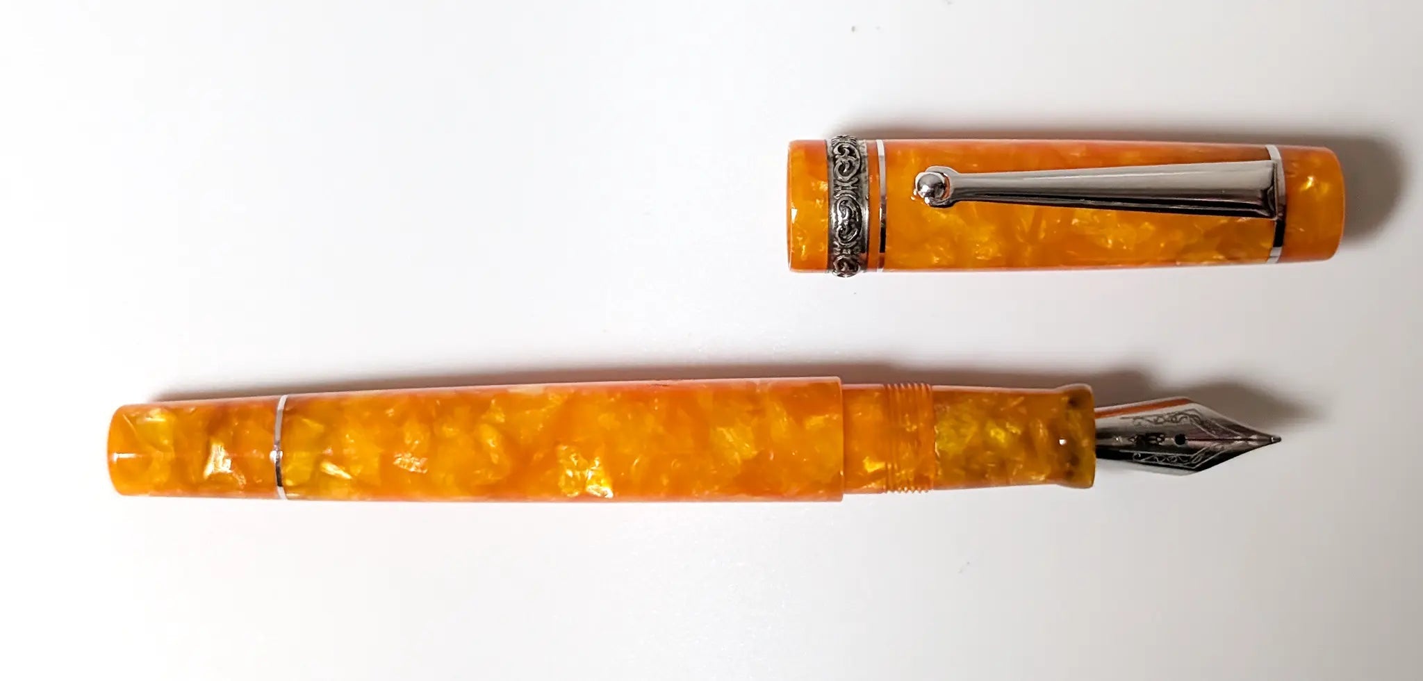 Delta Dolce Vita slim orange fountain pen - Fontoplumo