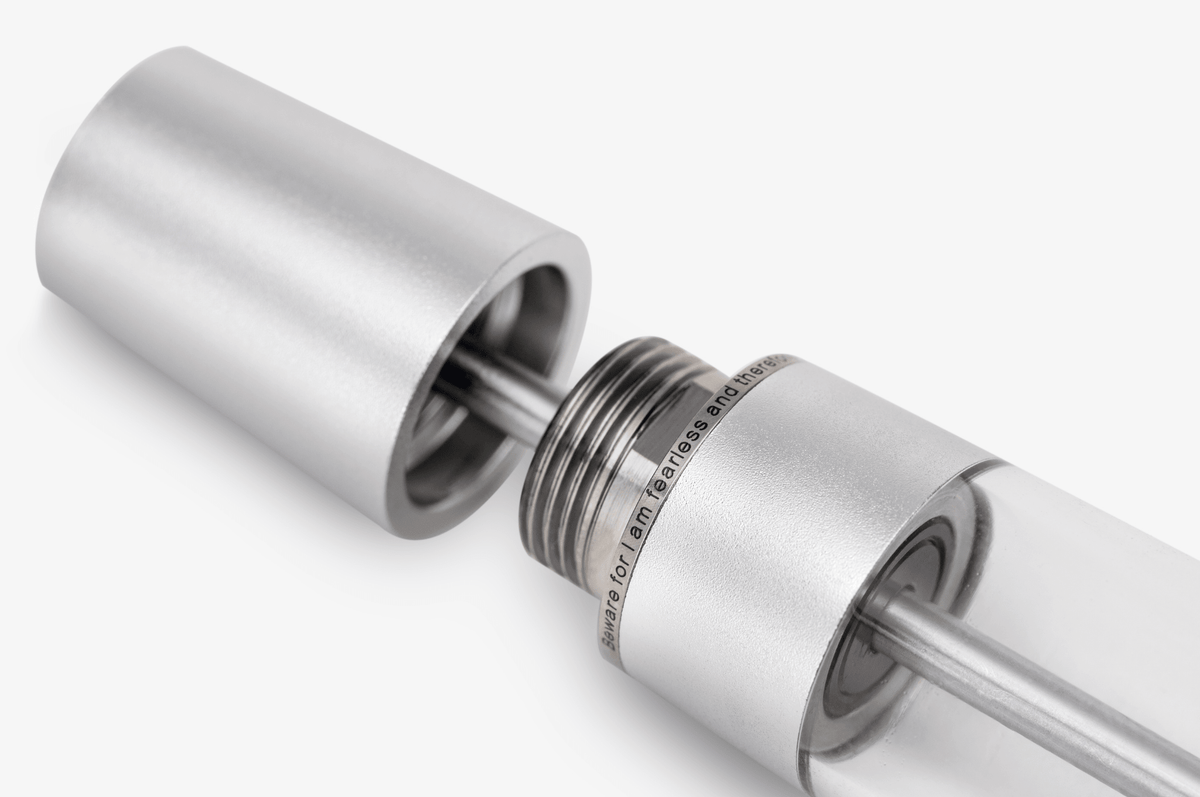 Gravitas Monster Aluminum Silver - Fontoplumo
