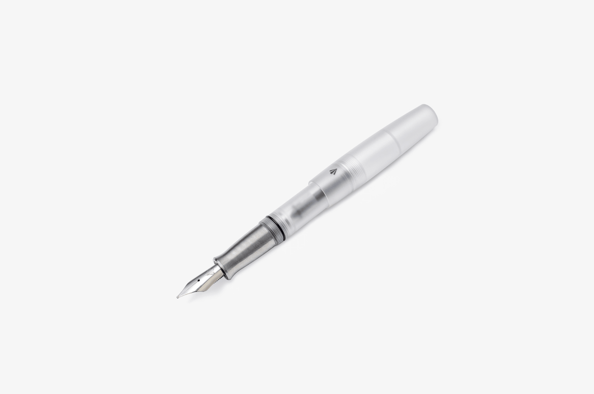 Gravitas Pocket Polycarbonate - Fontoplumo