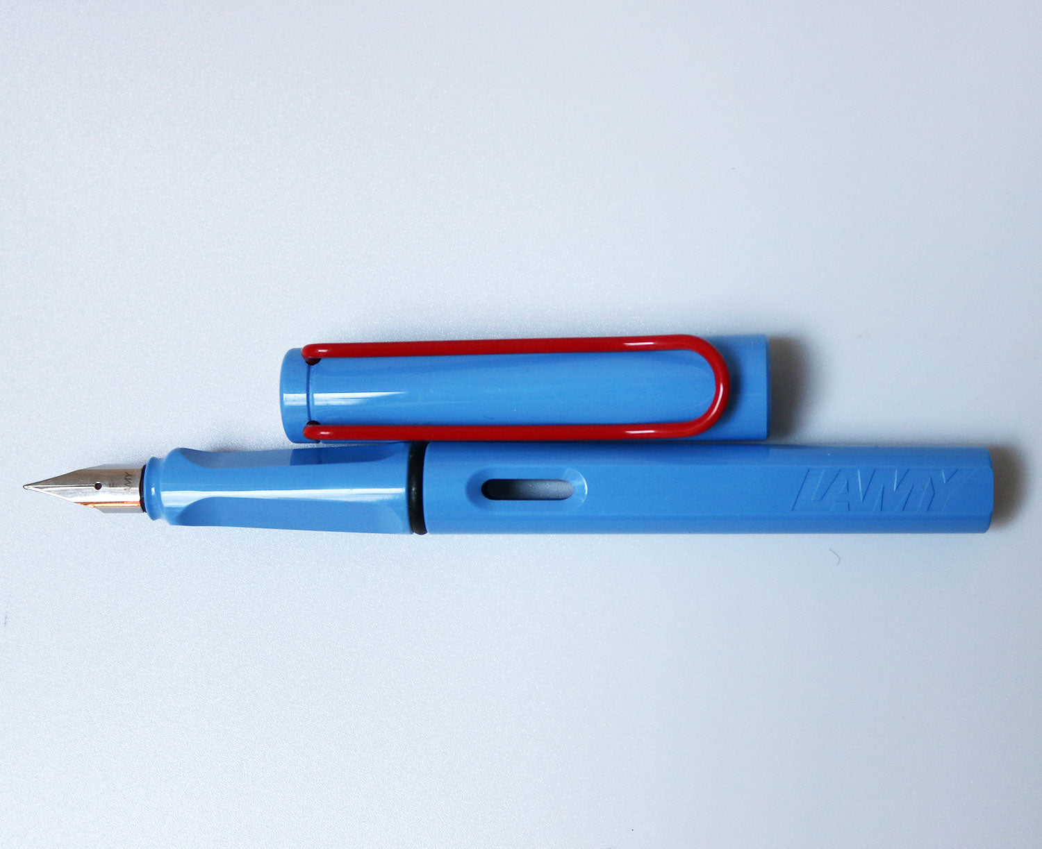 LAMY safari light blue with red clip 2006 fountain pen - Fontoplumo