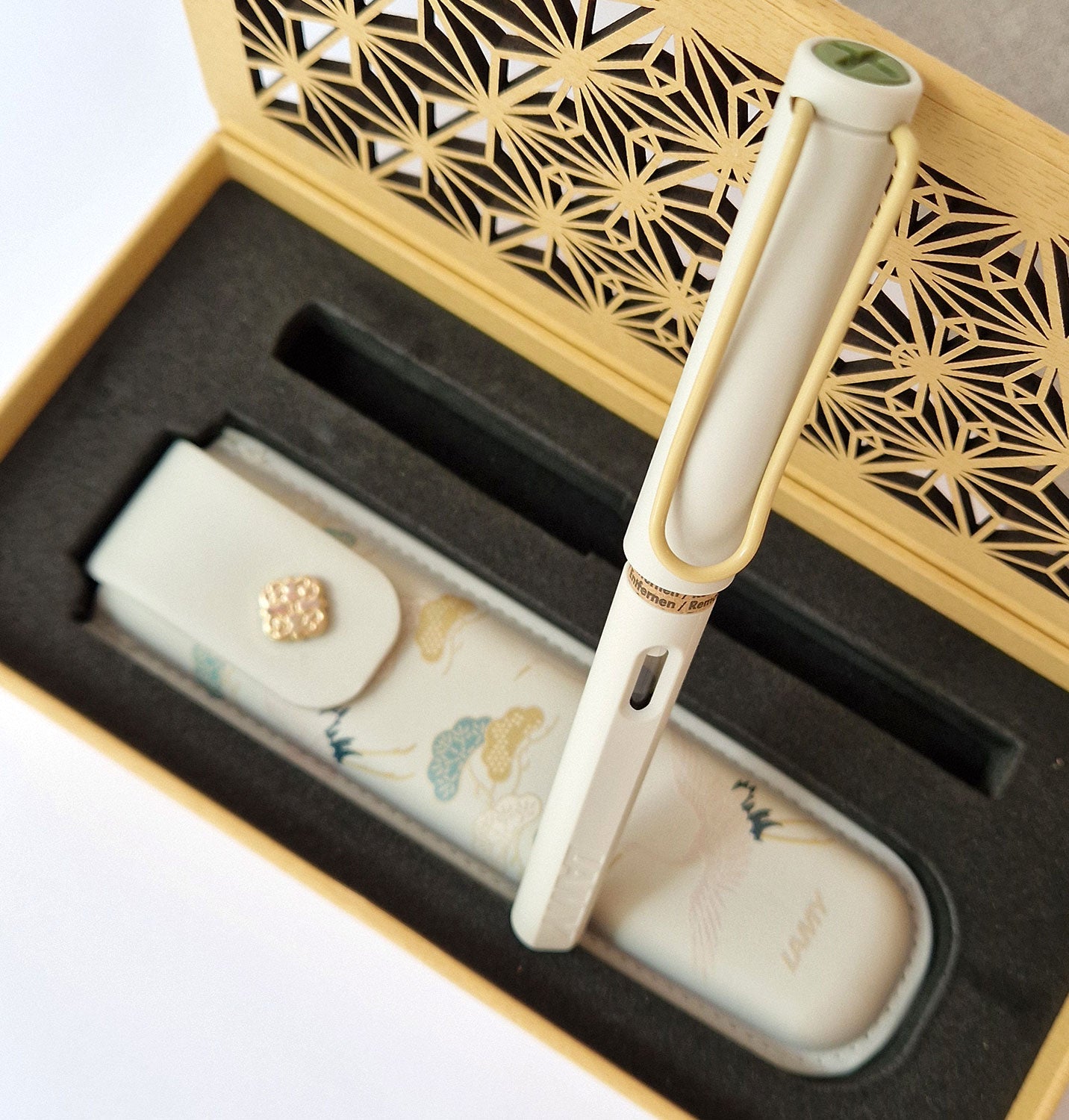 LAMY safari Song Dynasty White Jade fountain pen - Fontoplumo