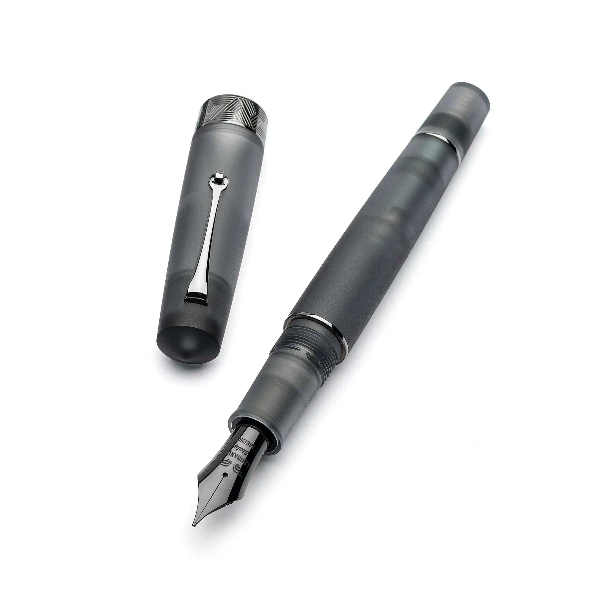 Leonardo Momento Zero Grande Pura Frosted Grey fountain pen - Fontoplumo