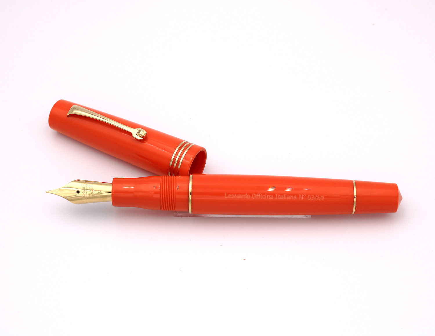 Leonardo Momento Zero Orange Dreams gold trim fountain pen - Fontoplumo
