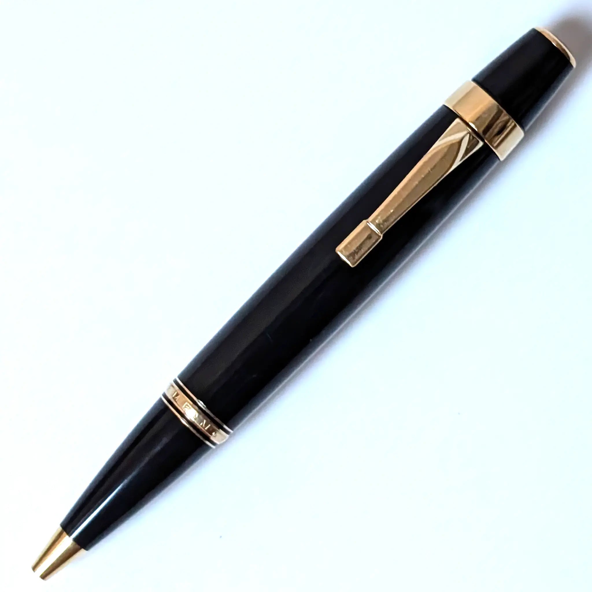 Montblanc Boheme ballpoint pen with gold trim – Fontoplumo
