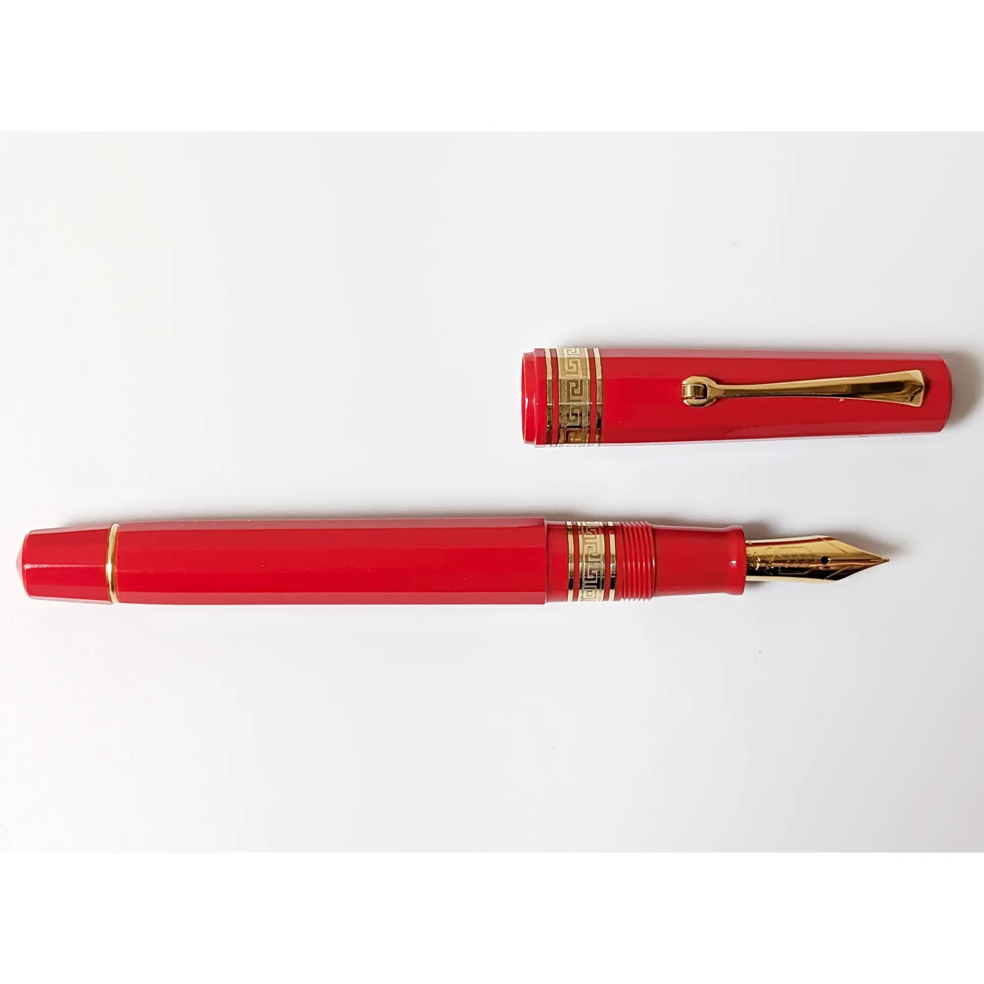 Omas Milord red fountain pen - Fontoplumo