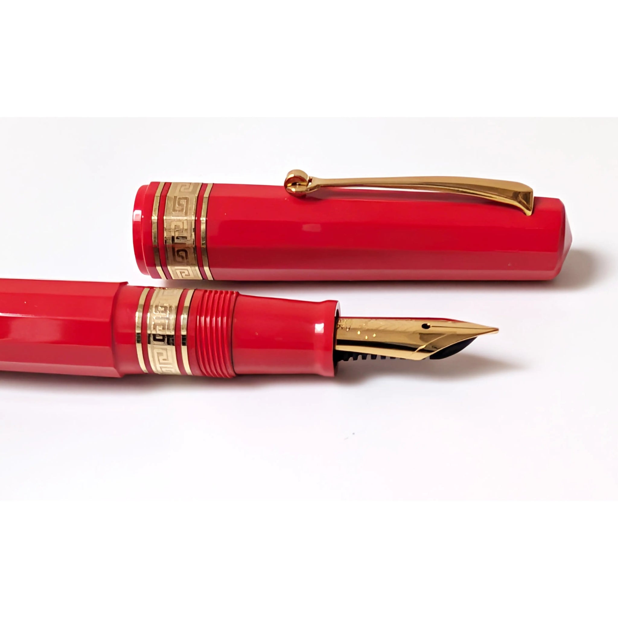 Omas Milord red fountain pen - Fontoplumo