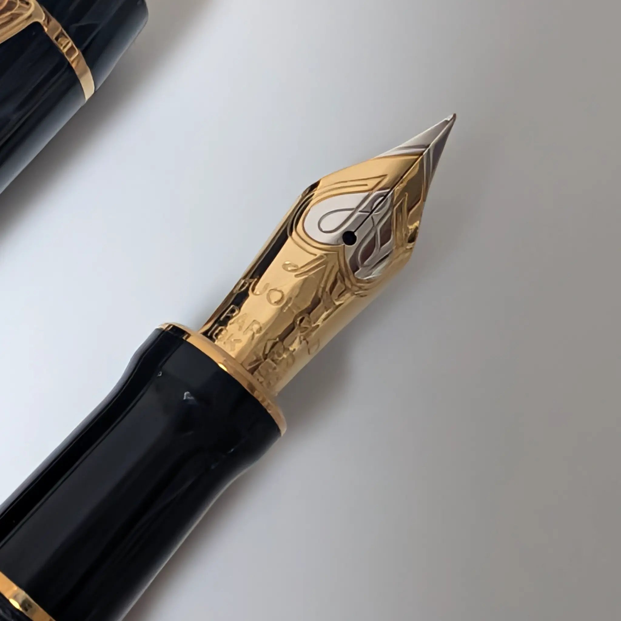 Parker Duofold Centennial black with gold trim fountain pen - PL - Fontoplumo