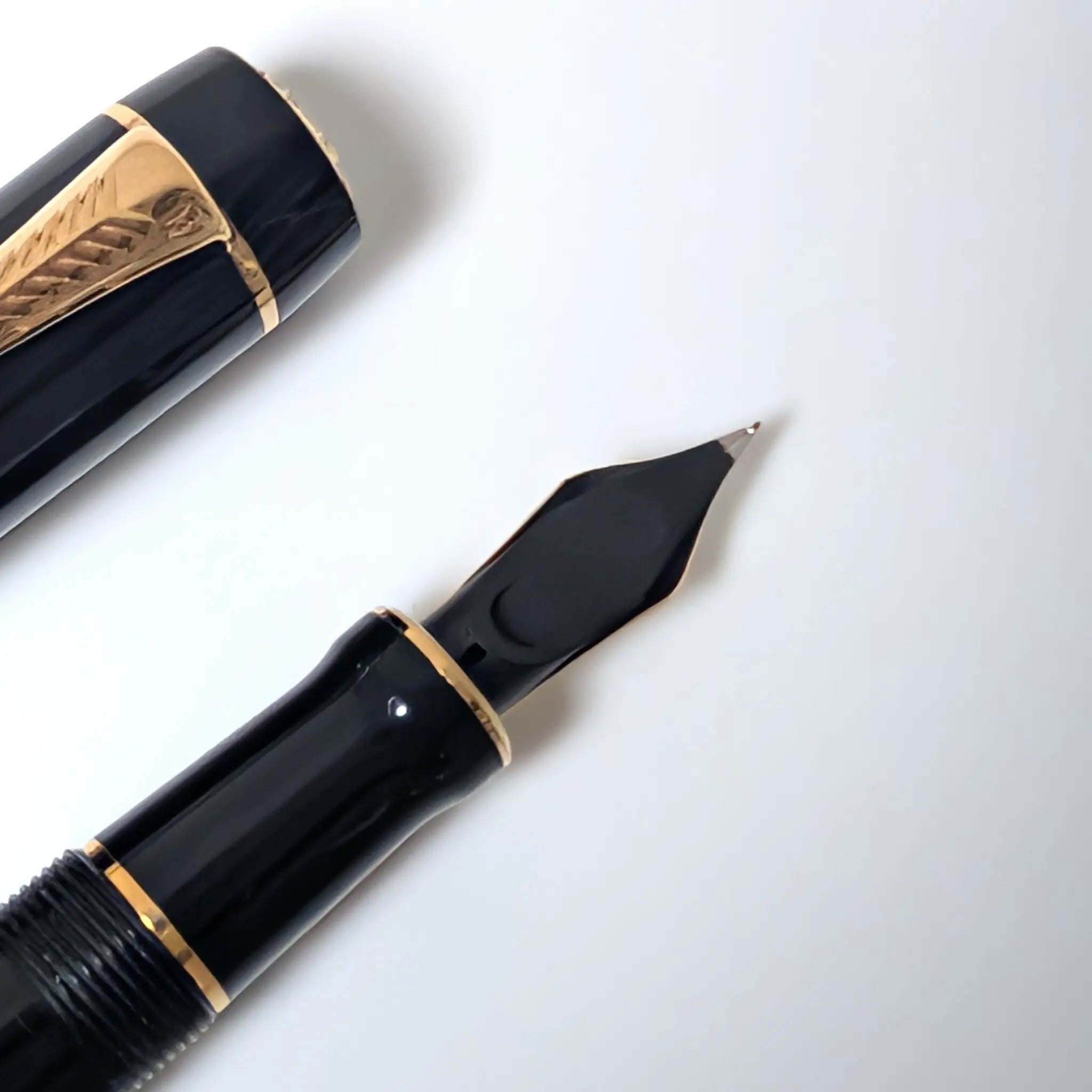 Parker Duofold Centennial black with gold trim fountain pen - PL - Fontoplumo