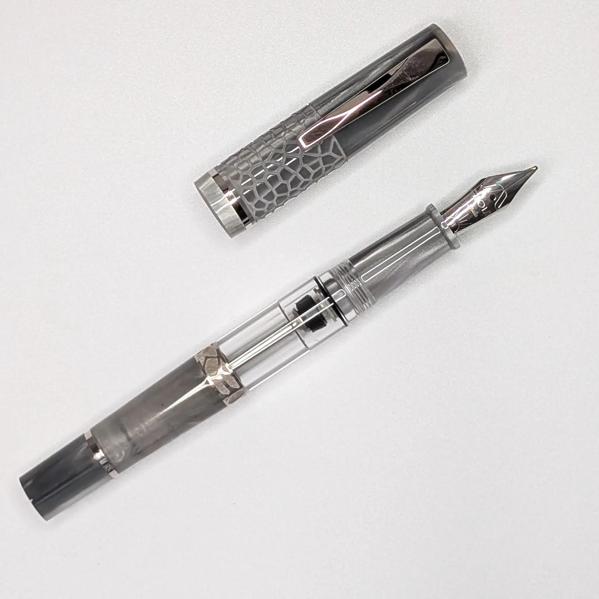 Gioia Luminosa grey fountain pen