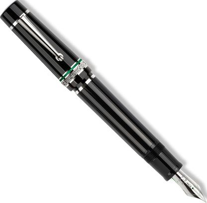 Delta Magnifica Green oversize fountain pen
