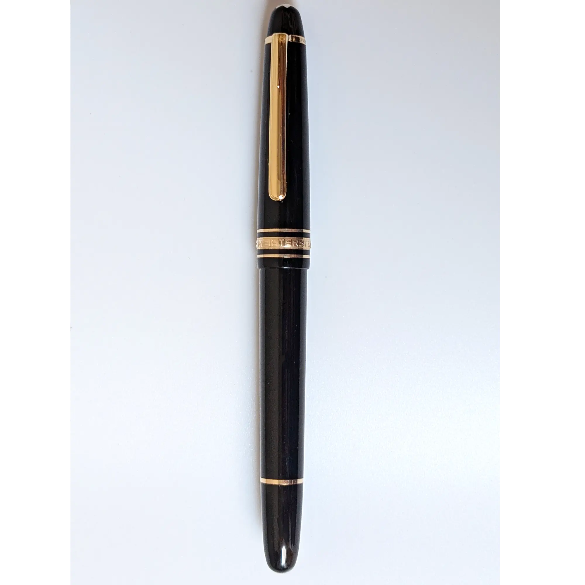 Montblanc Classique 145 fountain pen with gold trim