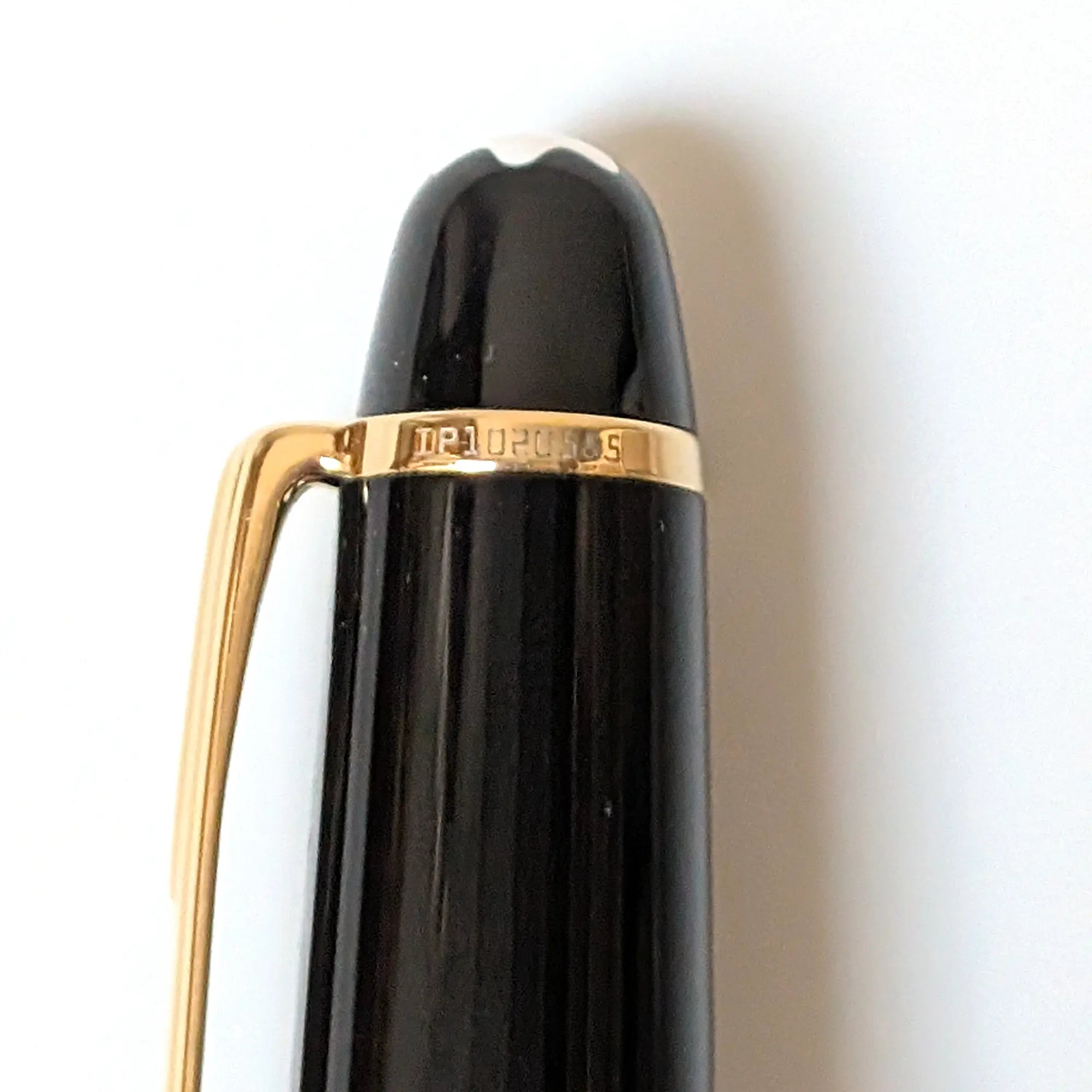 Montblanc Classique 145 fountain pen with gold trim