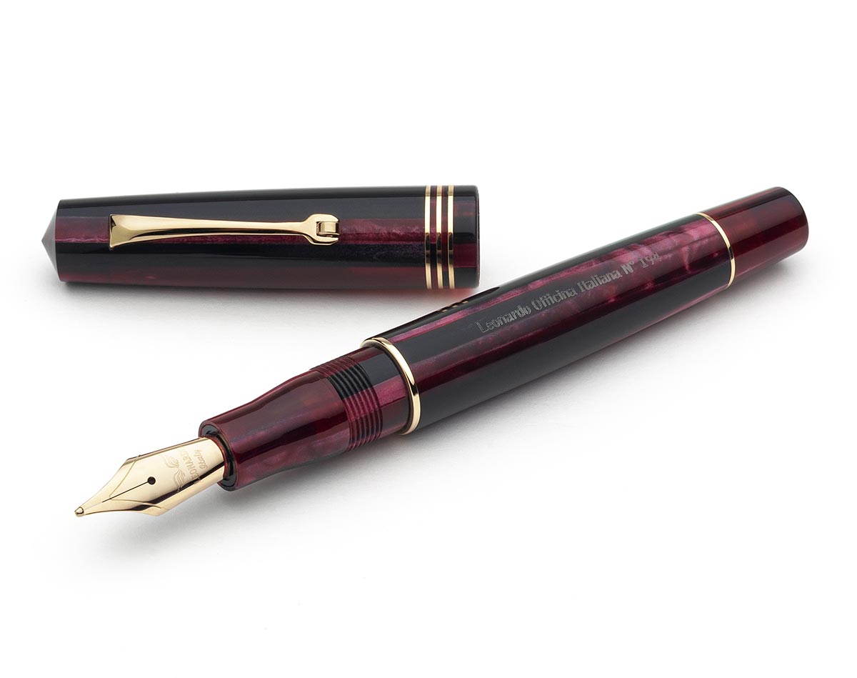 Leonardo Momento Zero Plum fountain pen