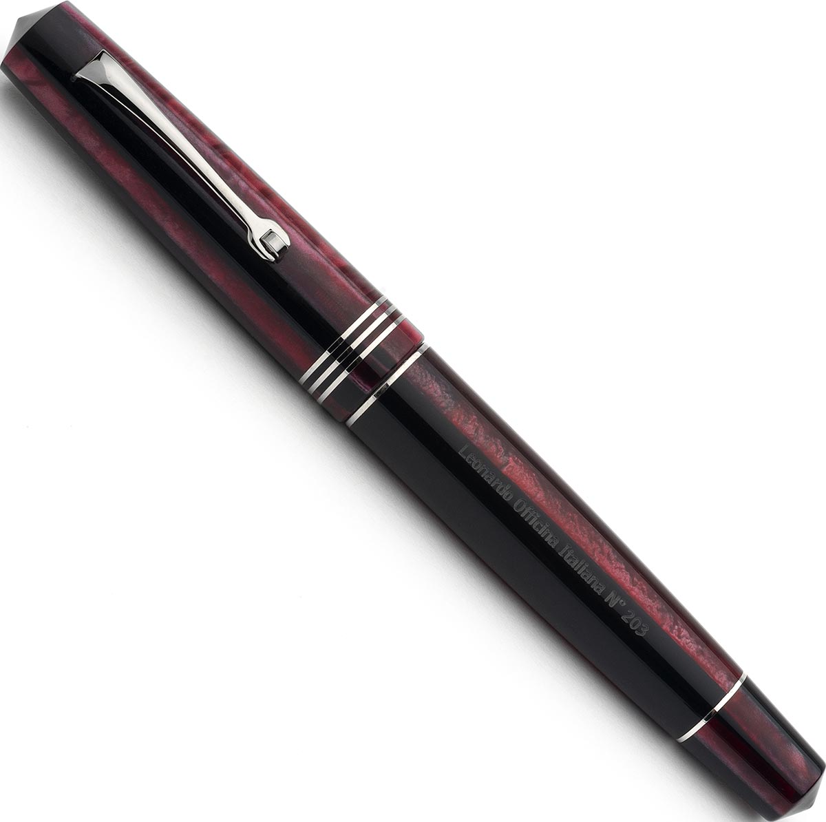 Leonardo Momento Zero Plum fountain pen