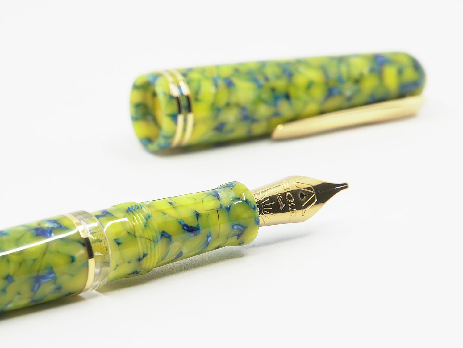 Gioia Métis Colibri gold fountain pen