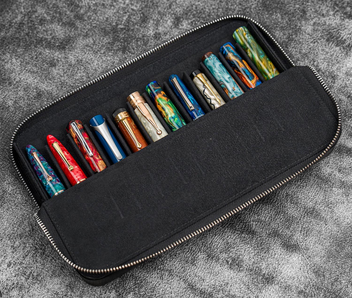 Galen Leather Zippered Magnum Opus 12 Slots Hard Pen Case with Removable Pen Tray - Black