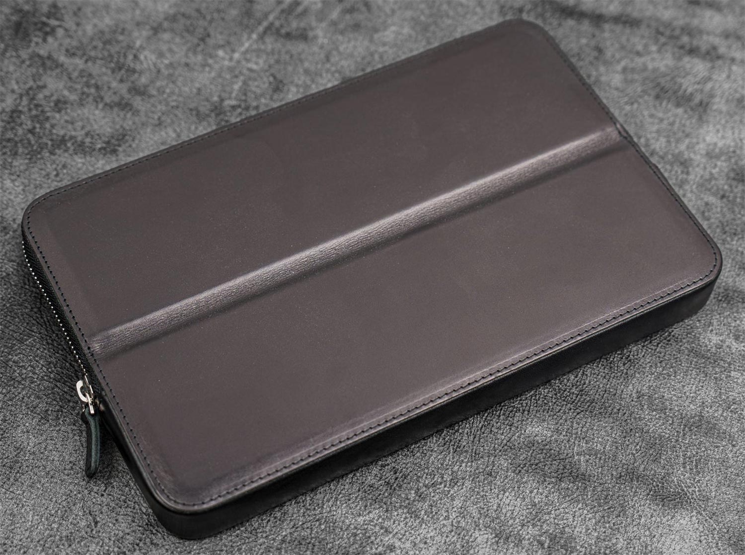 Galen Leather Zippered Magnum Opus 12 Slots Hard Pen Case with Removable Pen Tray - Black