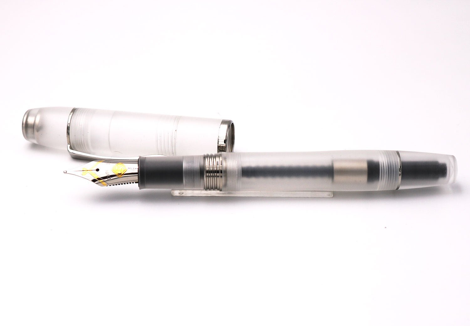 Cypress Urban Elf E - PE white fountain pen - Fontoplumo