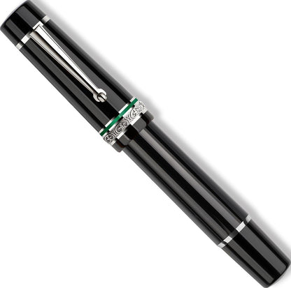 Delta Magnifica Green oversize fountain pen