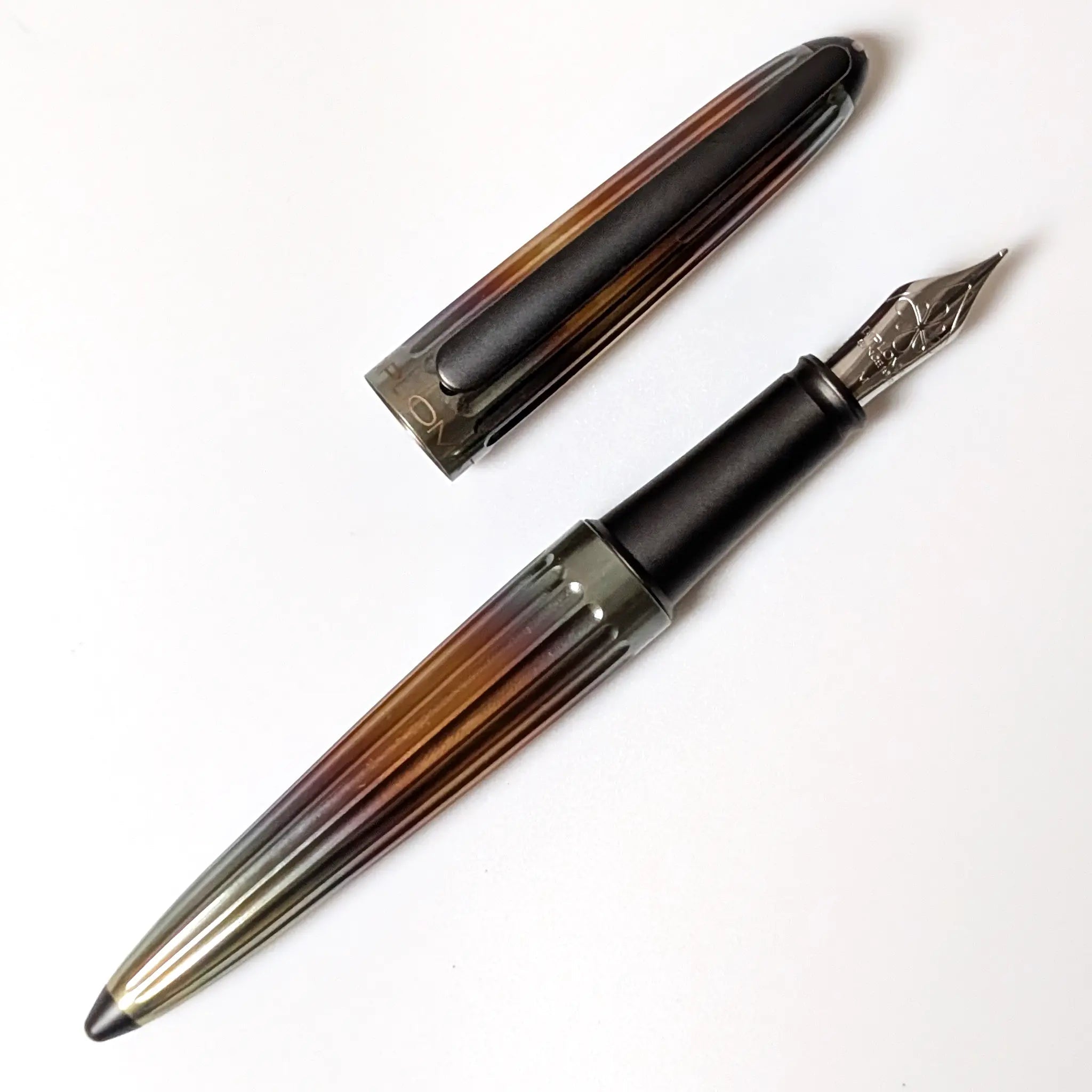 Diplomat Aero flame fountain pen - Fontoplumo