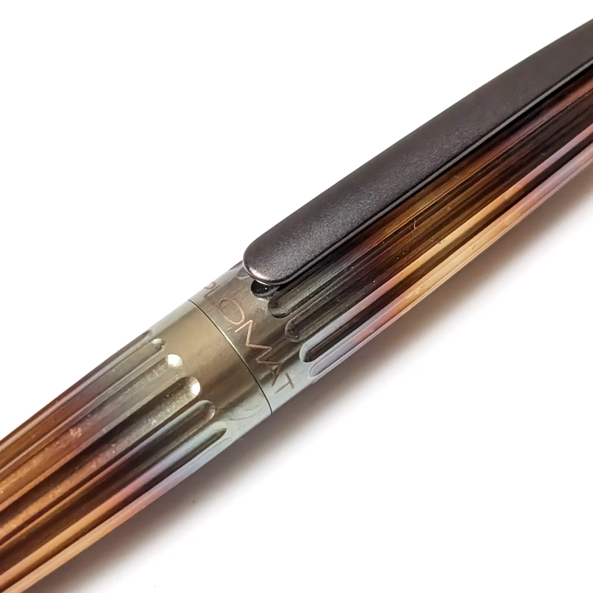 Diplomat Aero flame fountain pen - Fontoplumo