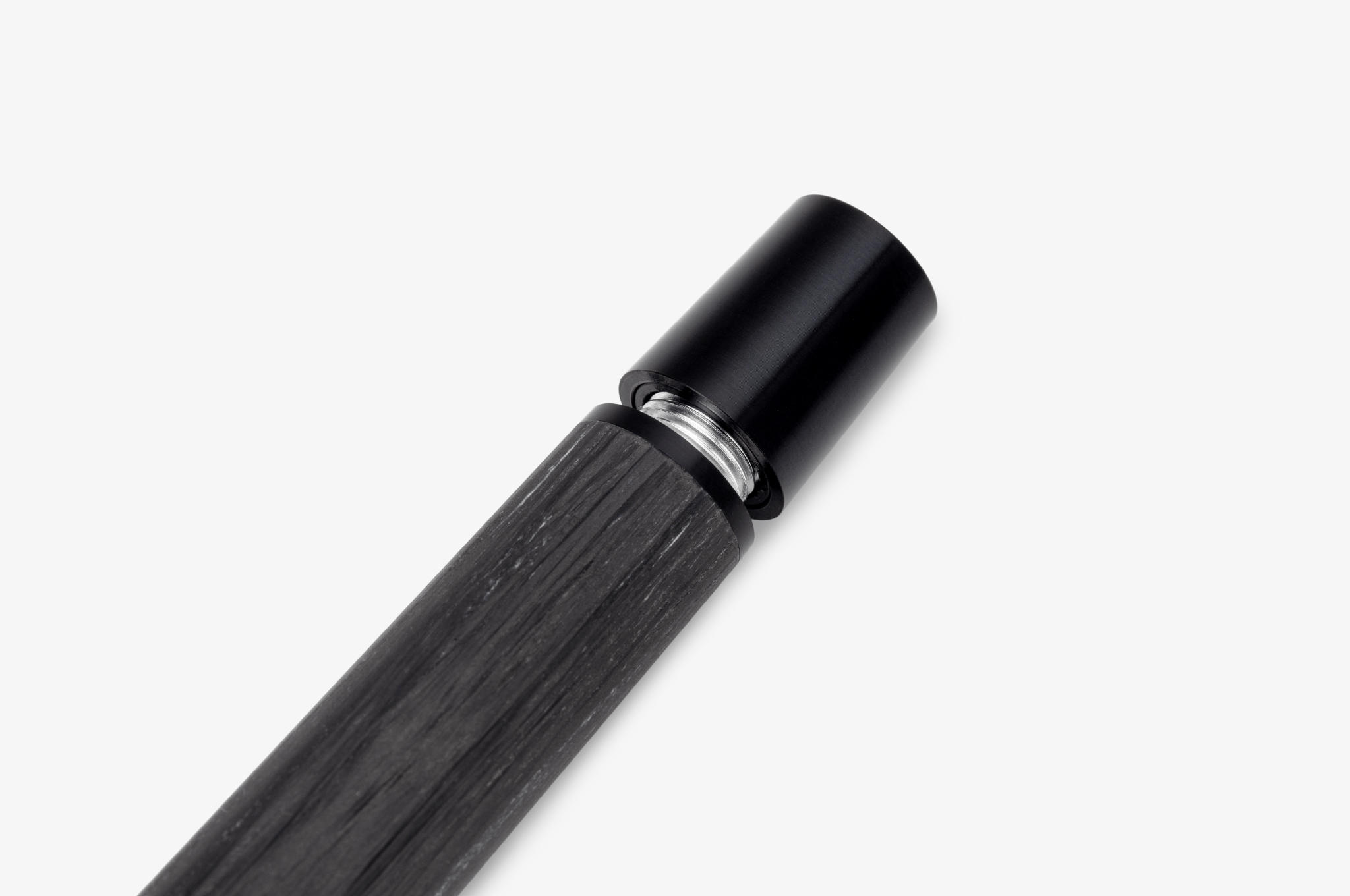 Gravitas Piston Carbon Black - Fontoplumo