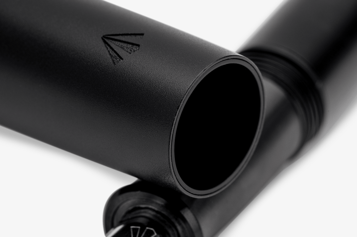 Gravitas Pocket Aluminum Black - Fontoplumo