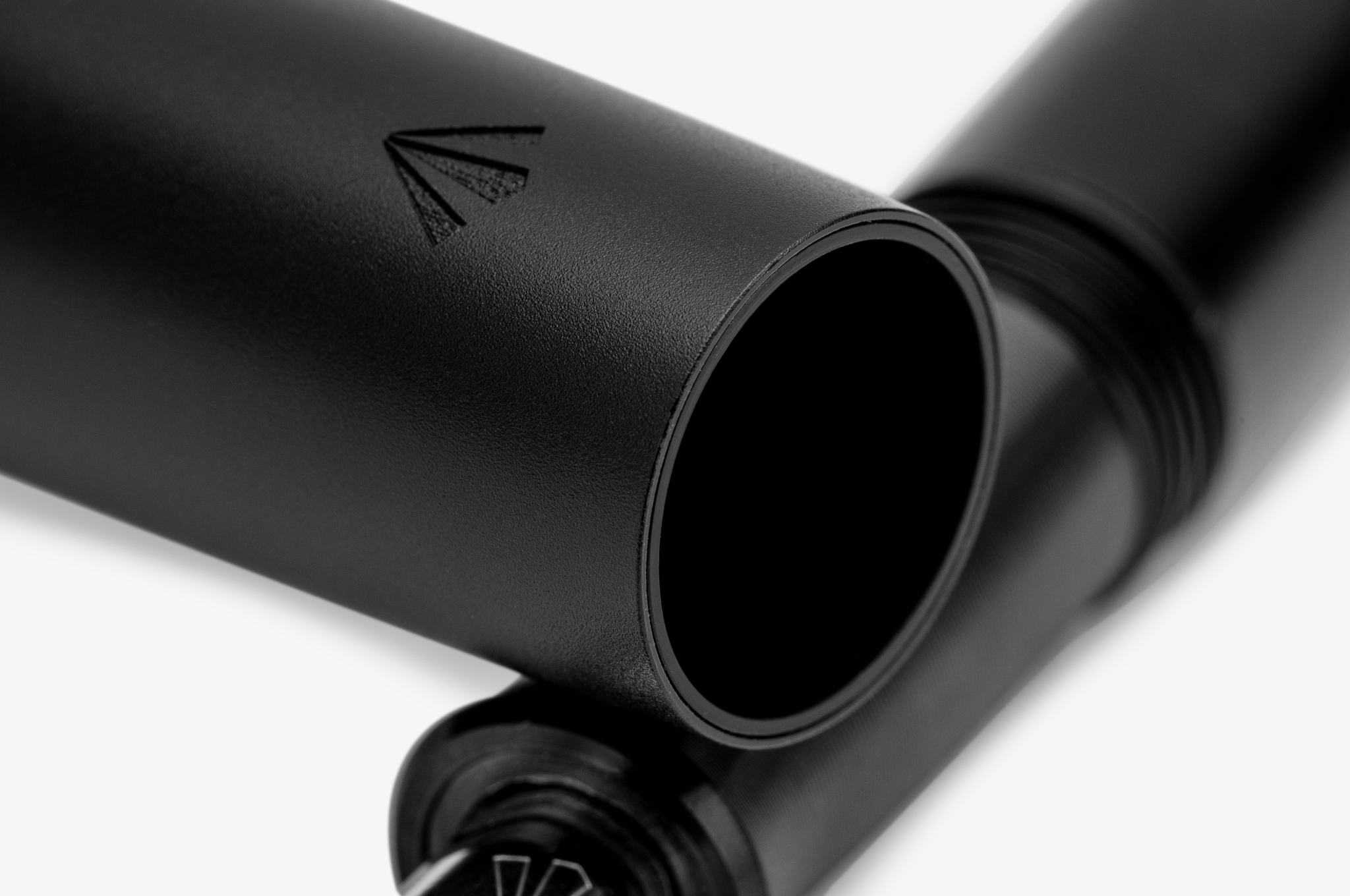 Gravitas Pocket Aluminum Black - Fontoplumo