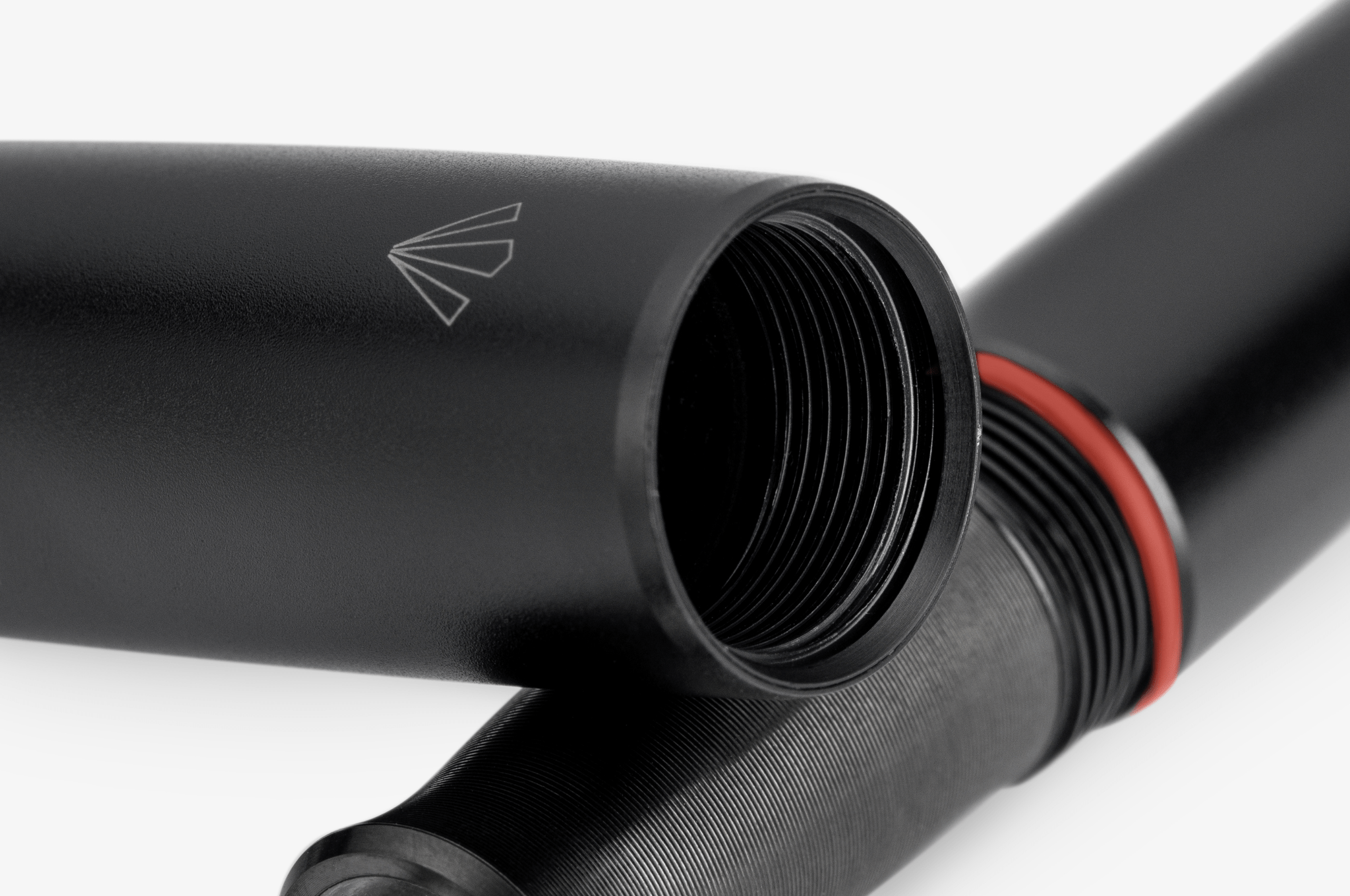 Gravitas Sentry Aluminium Black - Fontoplumo