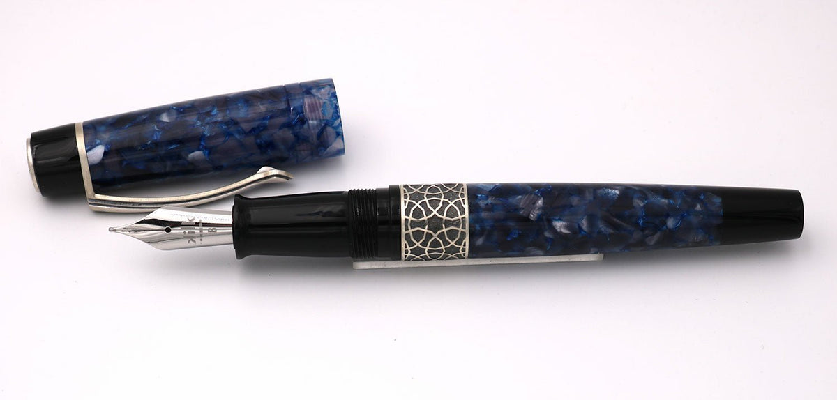 Kilk Celestial Blue and Black fountain pen - Fontoplumo