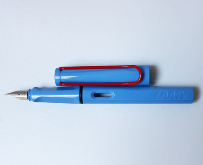 LAMY safari light blue with red clip 2006 fountain pen - Fontoplumo
