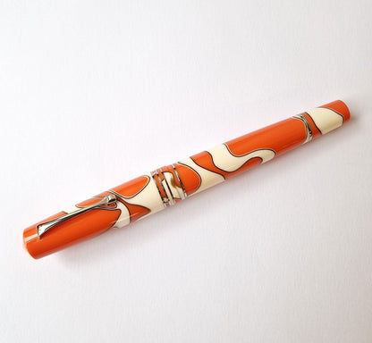 Leonardo Momento Zero Grande 2.0 Imagination fountain pen in orange and white resin, resembling Nemo the clownfish