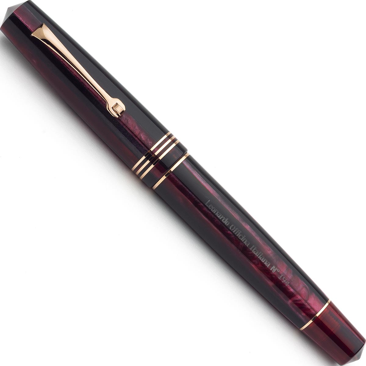Leonardo Momento Zero Plum fountain pen - Fontoplumo