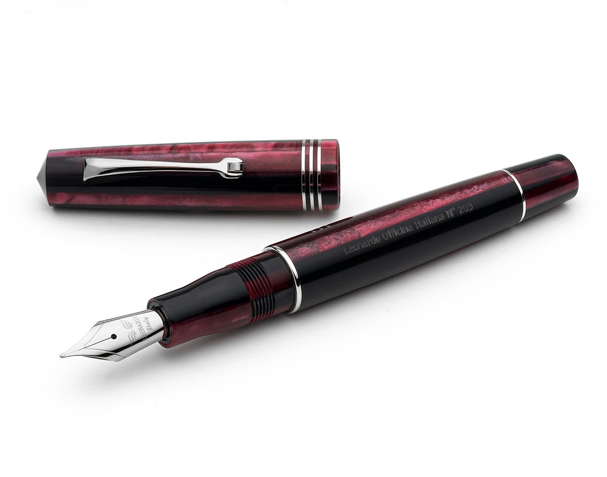 Leonardo Momento Zero Plum fountain pen - Fontoplumo