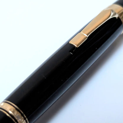 Montblanc Boheme ballpoint pen with gold trim - Fontoplumo