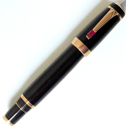 Montblanc Boheme fountain pen with gold trim and red stone - Fontoplumo