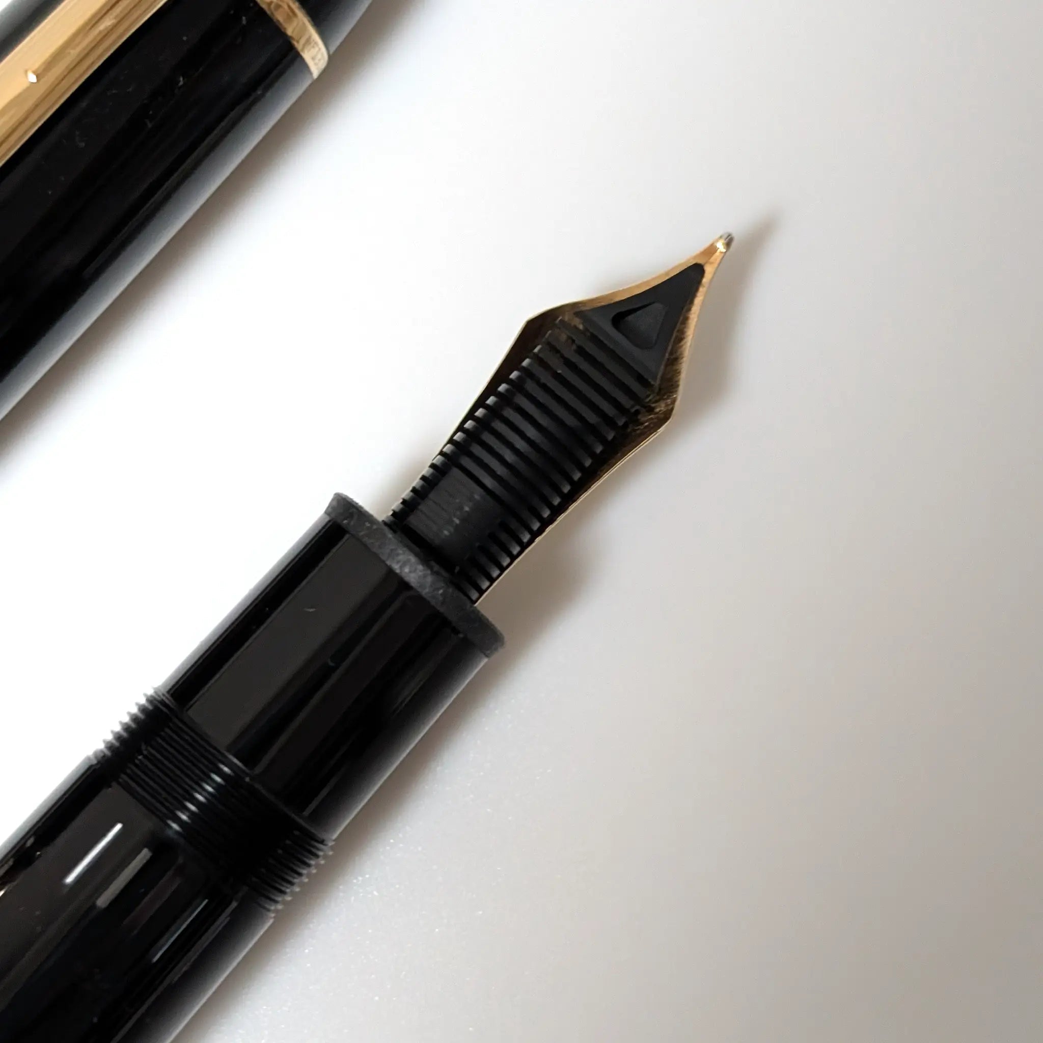 Montblanc Meisterstück 149 gold trim - Fontoplumo