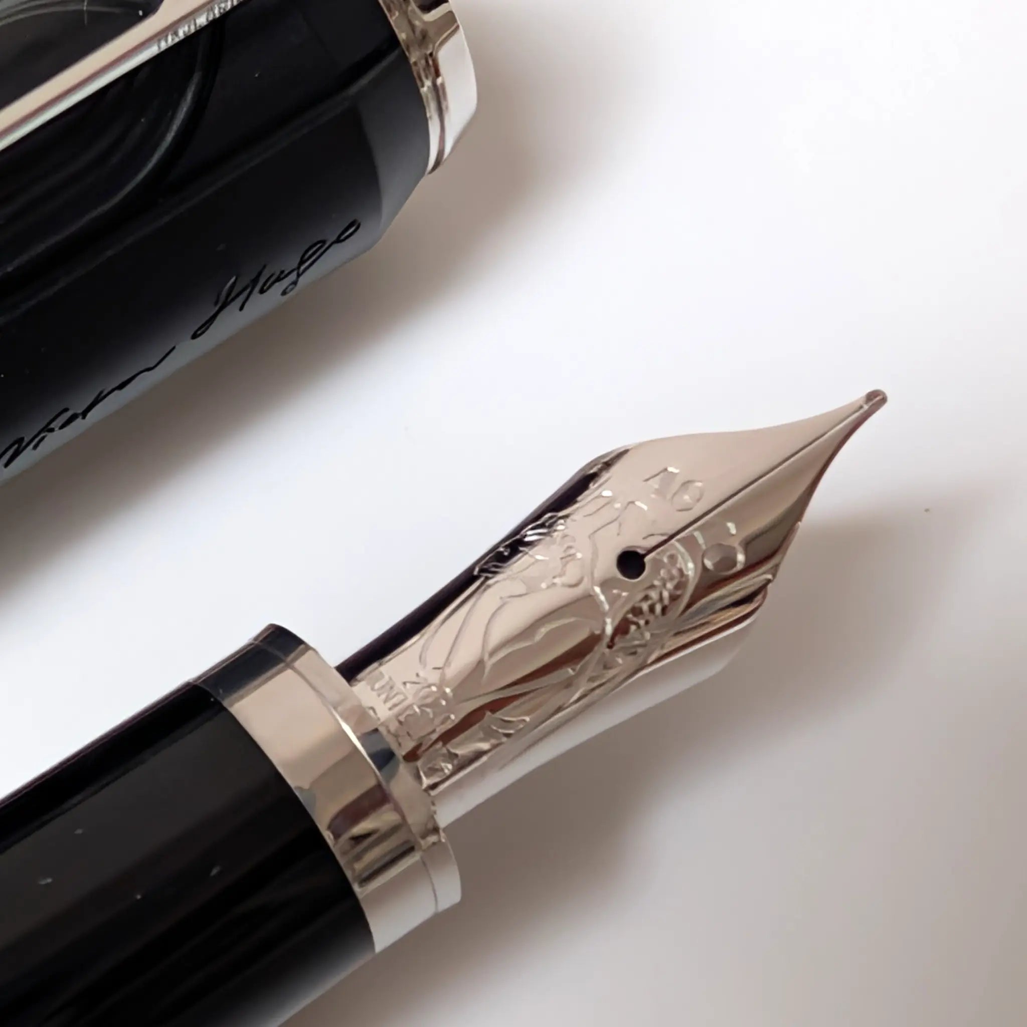 Montblanc Writers Edition 2020 Victor Hugo fountain pen - Fontoplumo