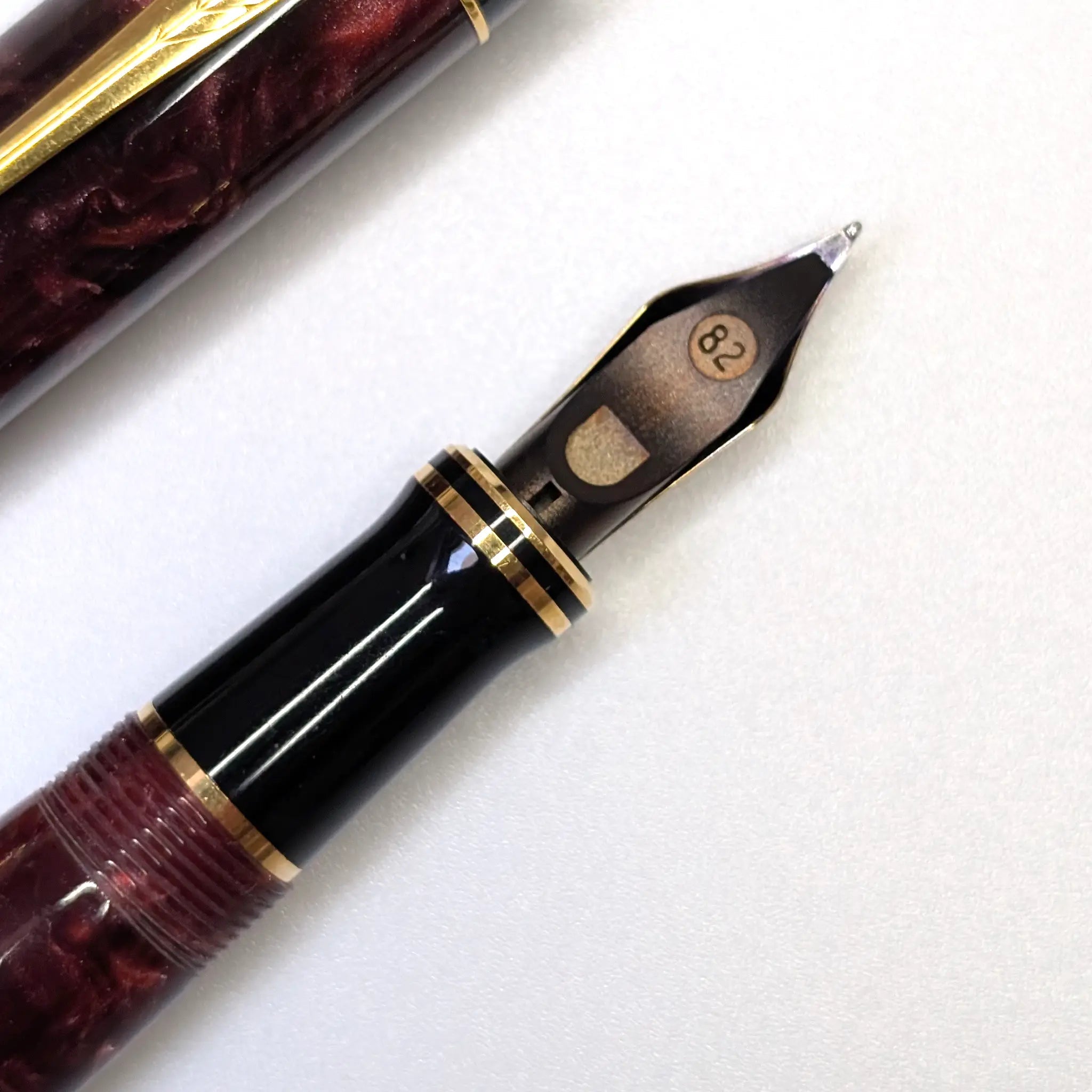 Parker Duofold Centennial red mable fountain pen - Fontoplumo