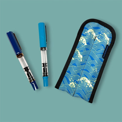 Rickshaw 2 pen coozy sleeve Blue Waves - Fontoplumo