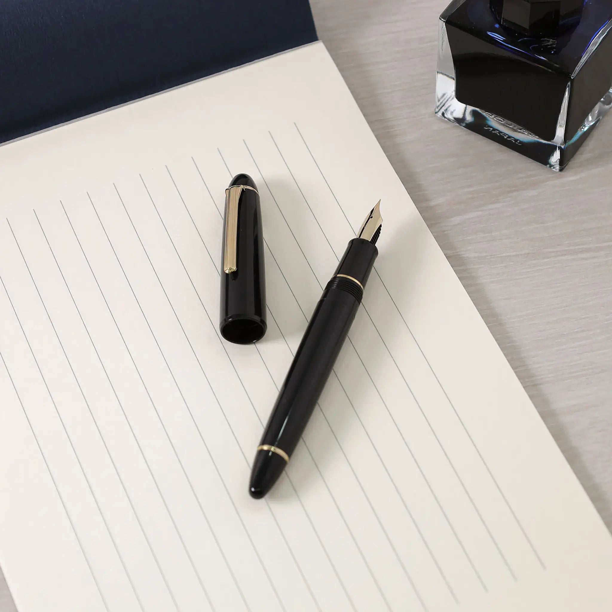 Sailor 1911 Casual L muted black gold trim fountain pen - Fontoplumo