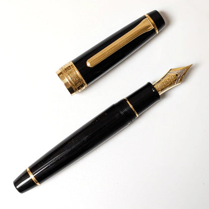 Sailor King of Pens fountain pen in black with gold trim - Fontoplumo