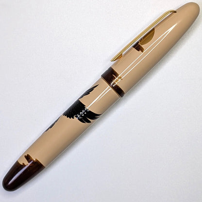 Taccia Shadow Picture Big Crow and Sun fountain pen - Fontoplumo