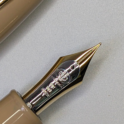Taccia Shadow Picture Big Crow and Sun fountain pen - Fontoplumo