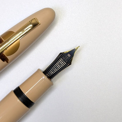 Taccia Shadow Picture Big Crow and Sun fountain pen - Fontoplumo