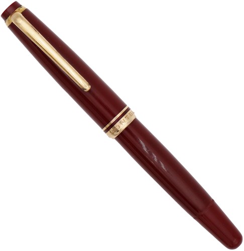 Montblanc 252 burgundy fountain pen